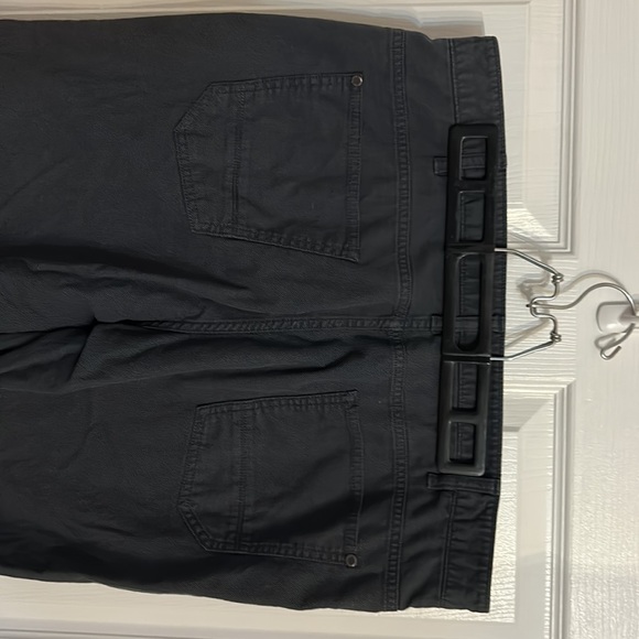 36/30 x 27.5” inseam. Grey. Men’s casualpants. Few food grade oil drops - Picture 6 of 8